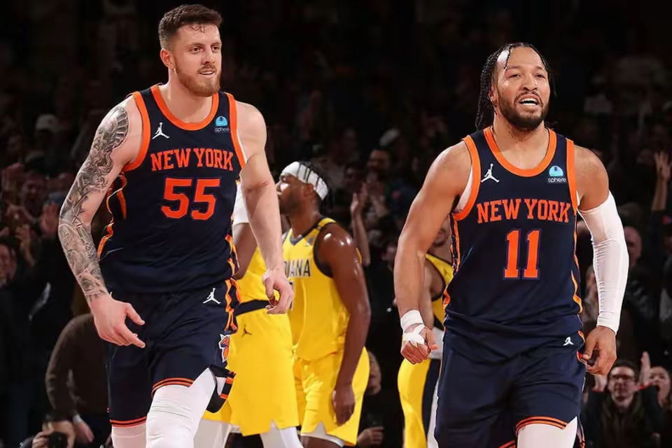 开云品牌-关于丹佛掘金训练开放日；转会期官宣签约引欢呼；NBA季后赛在即；更衣室氛围转暖的信息