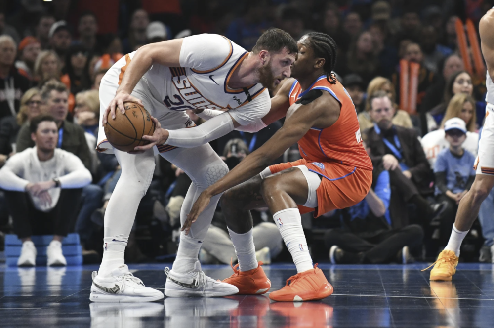 开云官方平台-赛地聚焦:NBA常规赛加时末段热度飙升,圣安东尼奥马刺队长鼓劲,球迷炸锅,赛季目标并未改变的简单介绍